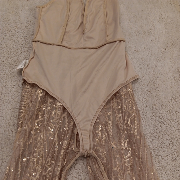 PrettyLittleThing Women's Jumpsuit Sleeveless Gold Sequins Size 4 Lace Legs - Picture 14 of 15